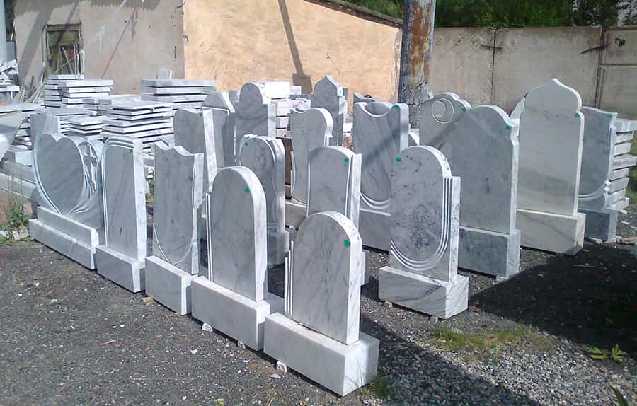 Памятник из искусственного гранита 