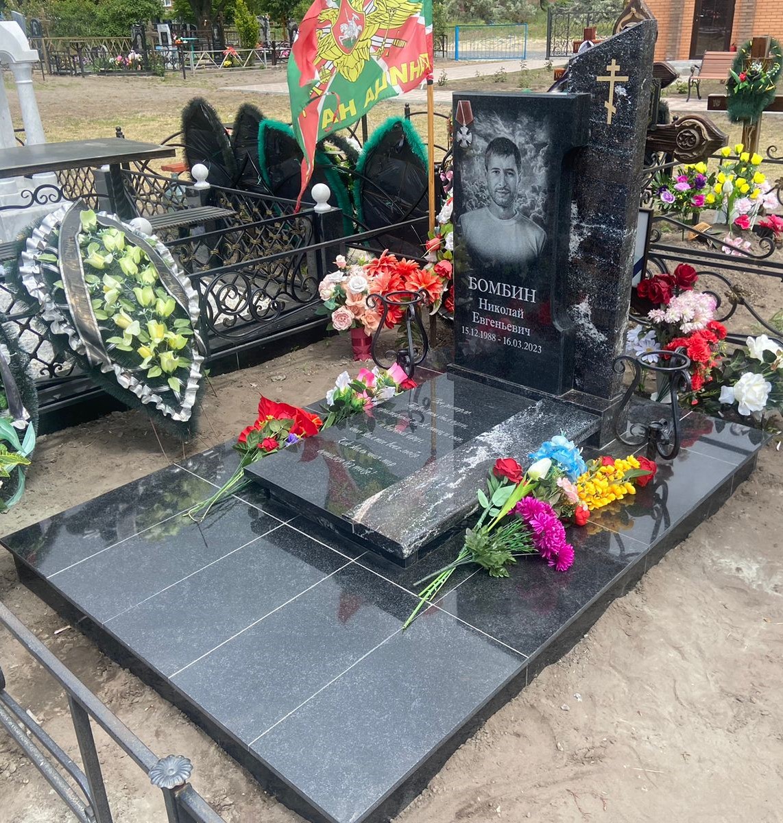 Комбинированный памятник - 3